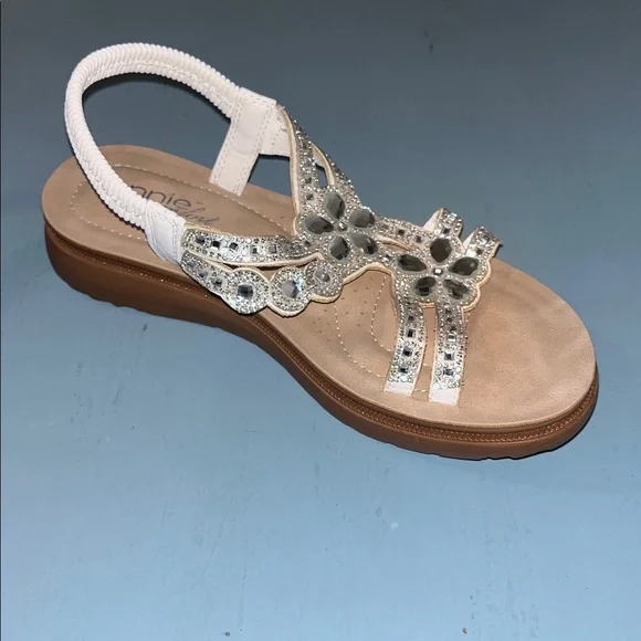 Annie Women's 6.5 White Floral Rhinestone Beaded Flat Sandals, NWOT - Picture 2 of 10